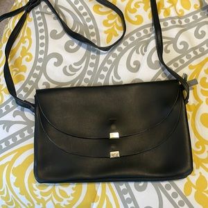 Black crossbody two compartments